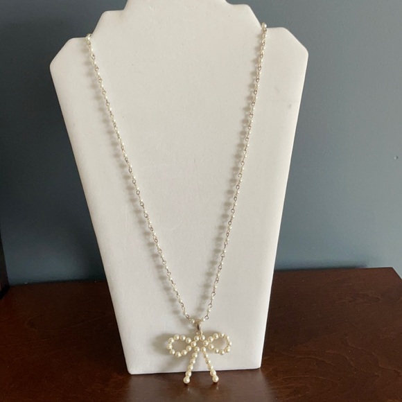 Pear Bow Necklace - Picture 1 of 1